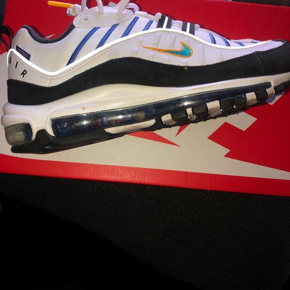 Air Max Size 7 $80 - Picture 2 of 2